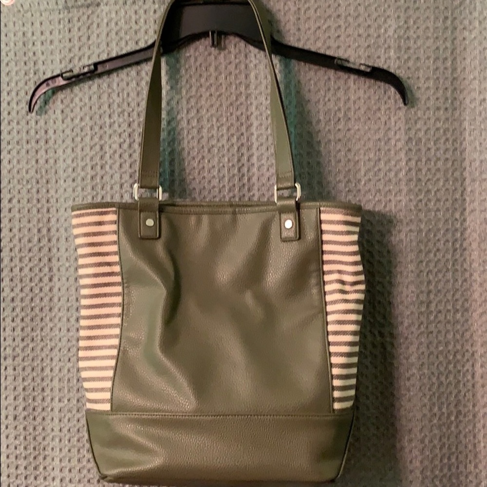 Color block tote